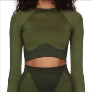 Ivy Park x Adidas Crew Neck Long Sleeve Crop Top Size S